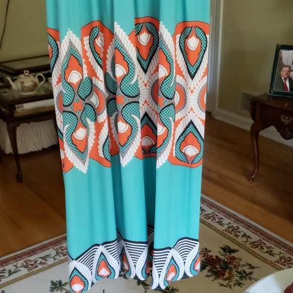 Dress - Picture 2 of 2